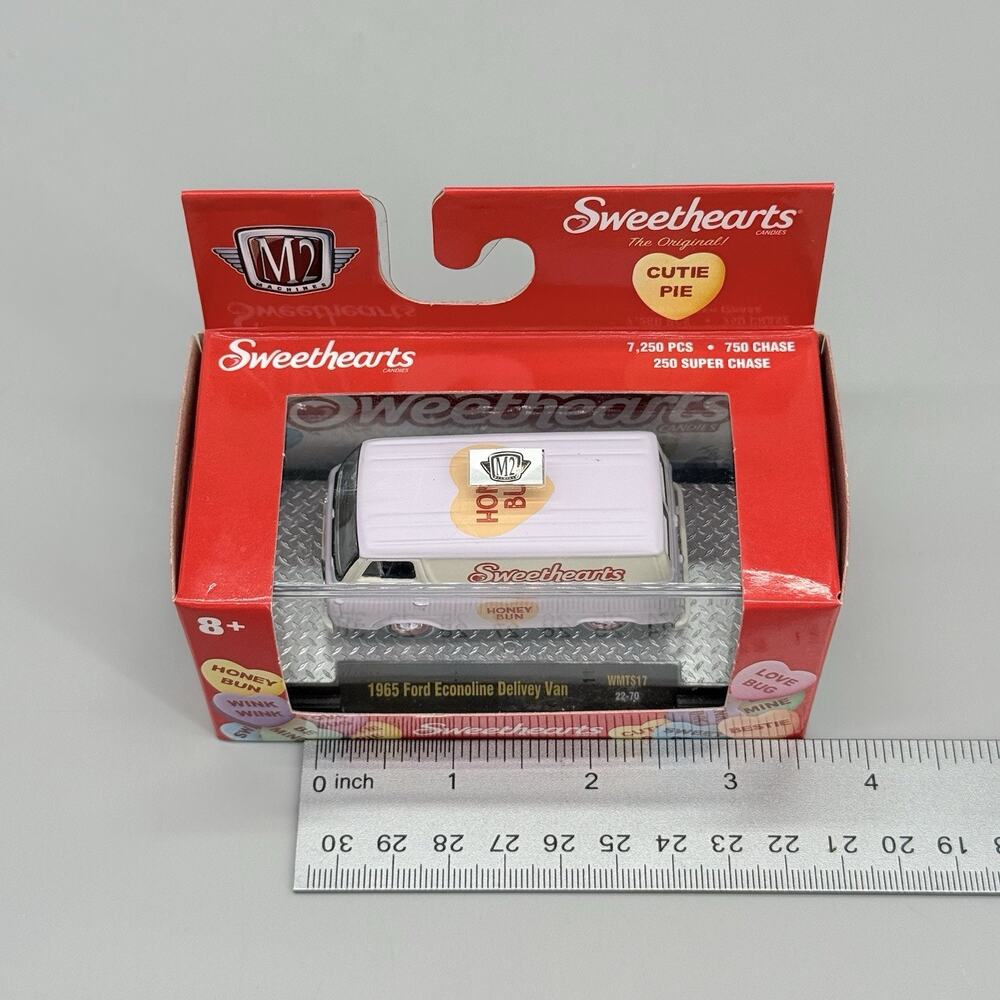 M2 Machines Pink Candy Sweethearts Honey Bun 1965 Ford Econoline Van 1:64 - Picture 2 of 6